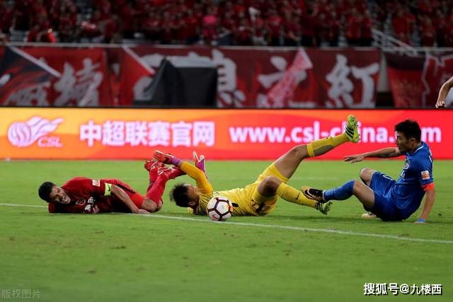 罚丢点球！哈弗茨本场4射3正进1球+1失良机 16对抗7成功 获7.4分